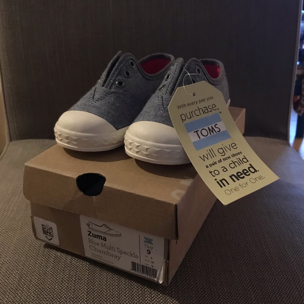Chambray/ Fuchsia Toms